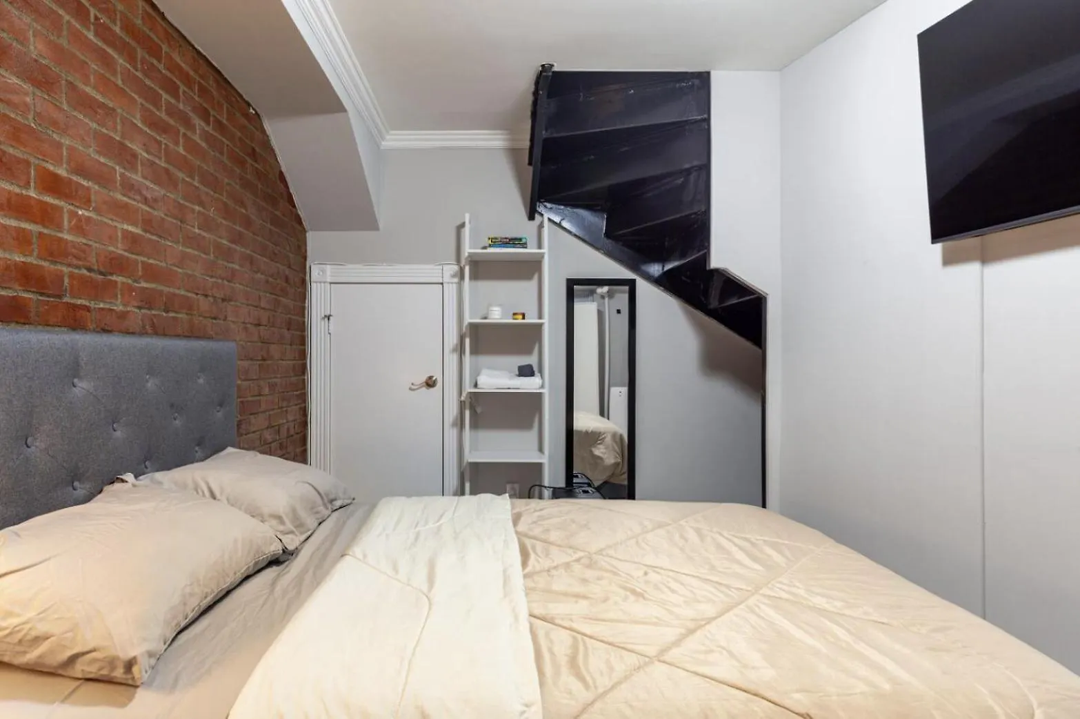 Private Room At A 3 Bedroom Apt At The Heart Of East Village - Shared Apartment New York Stati Uniti